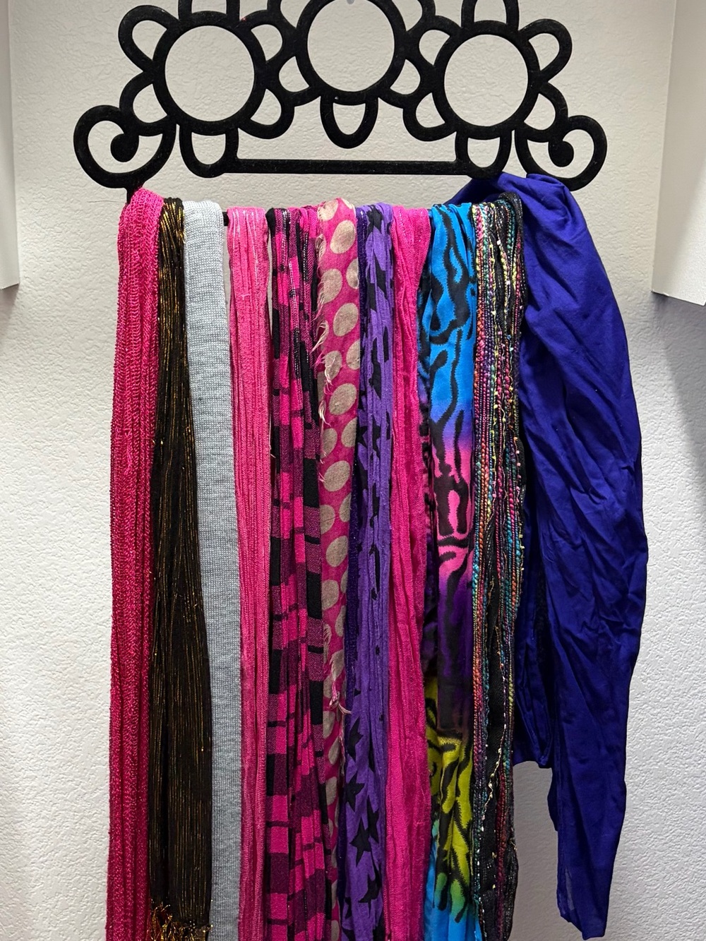 11 scarfs for $10